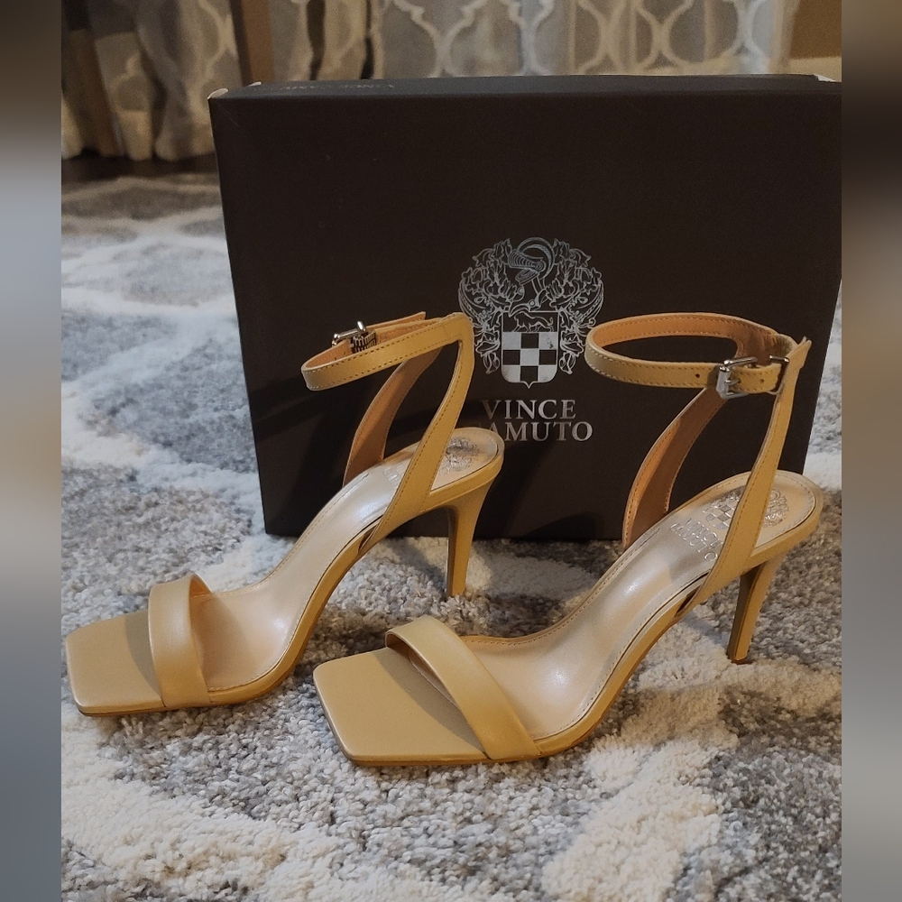 Vince Camuto Nude Saprenda 2 Heels